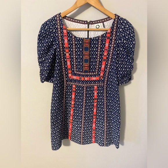 Anthropologie Akemi + Kin Seva Embroidered Tunic Top XS - Picture 2 of 9